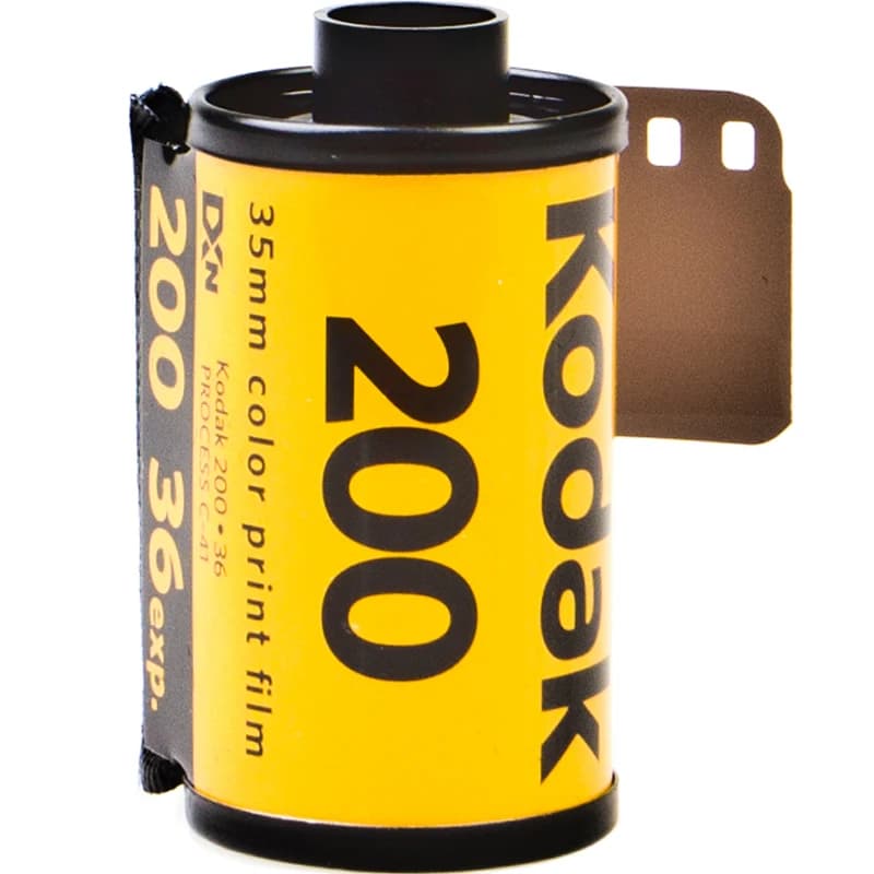 KODAK GOLD 200 35mm Film 36 Exposure per Roll Fit For M35 / M38 Camera (Expiration Date: 01/2025) — view 2
