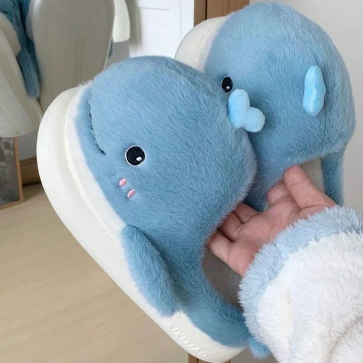 Cute Whales Winter New Women Slipper Soft Heel Platform Fur Warm Indoor Comfortable Home Fluffy Home Slippers — view 2