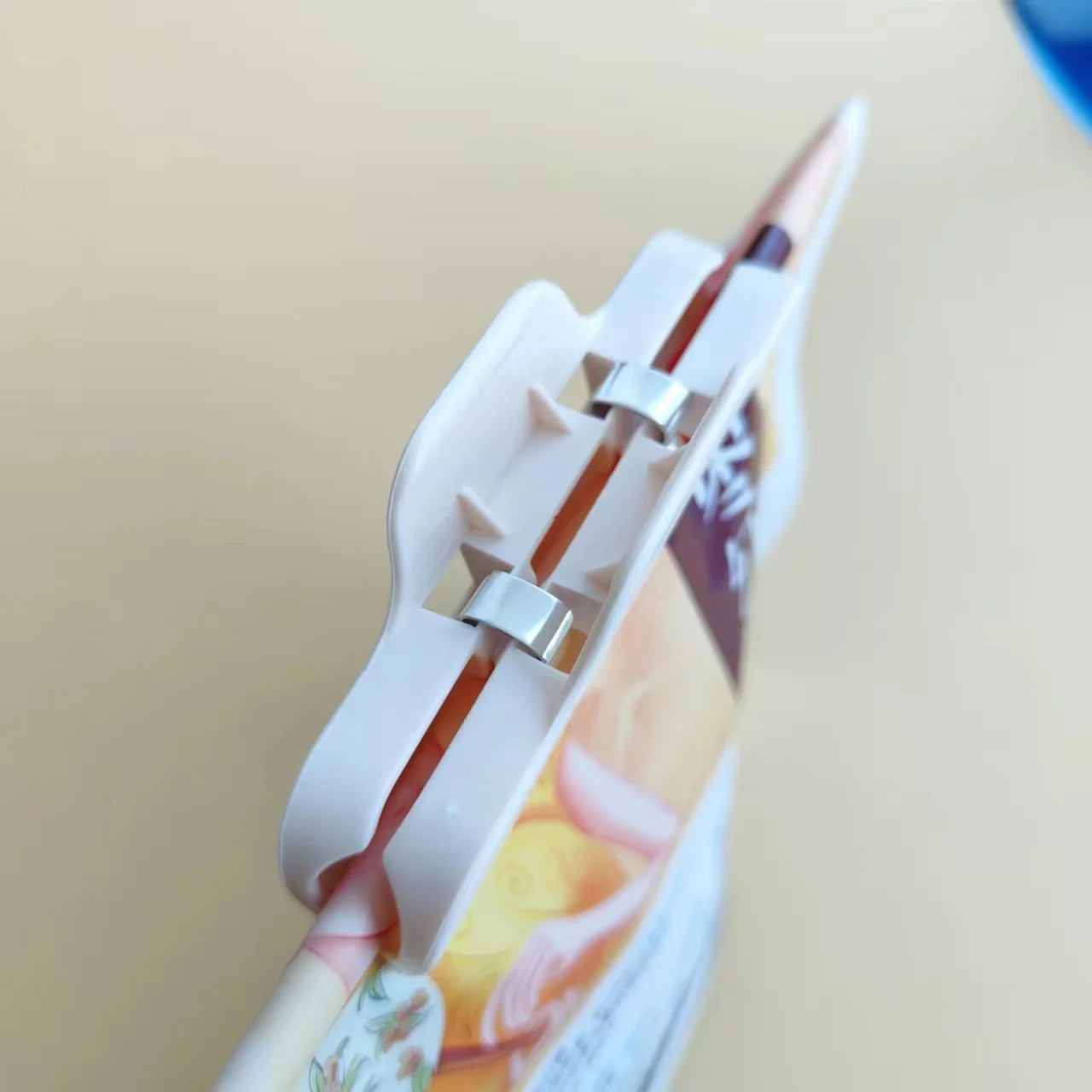 4Pcs/set Portable Sealed Clips Kitchen Storage Food Snack Seal Sealing Bag Clips Sealer Clamp Plastic Tool Kitchen Accessories — view 5