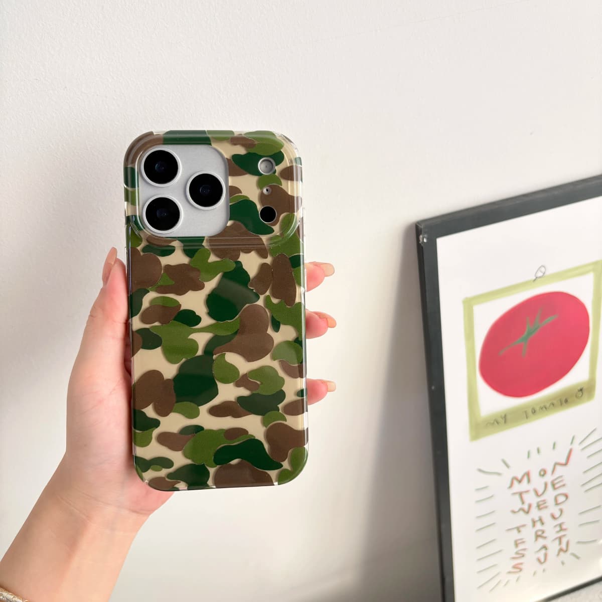 Fashionable Bright Four-Color Camouflage Pattern Glossy Protective Phone Case Suitable for iPhone 17 Pro 13 16 15 14 Pro Max — view 3