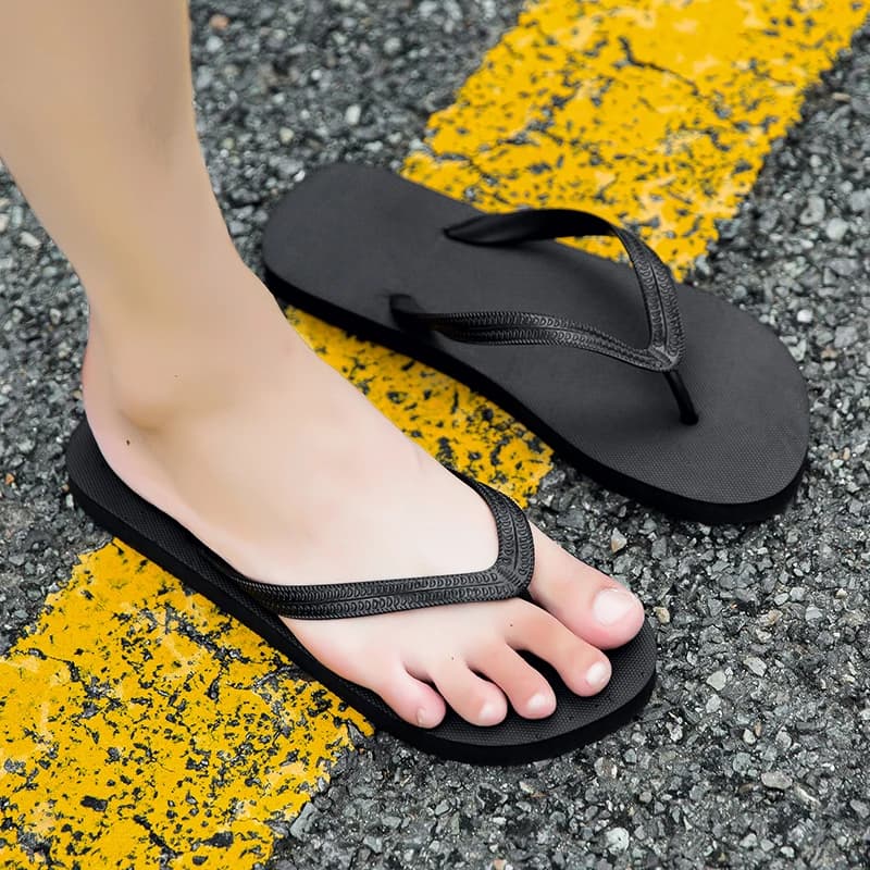 Casual Slippers for Men and Women Trend Lightweight Flip Flops Man New Fashion Holiday Comfortable Outdoor Beach Shoes Slippers — view 6