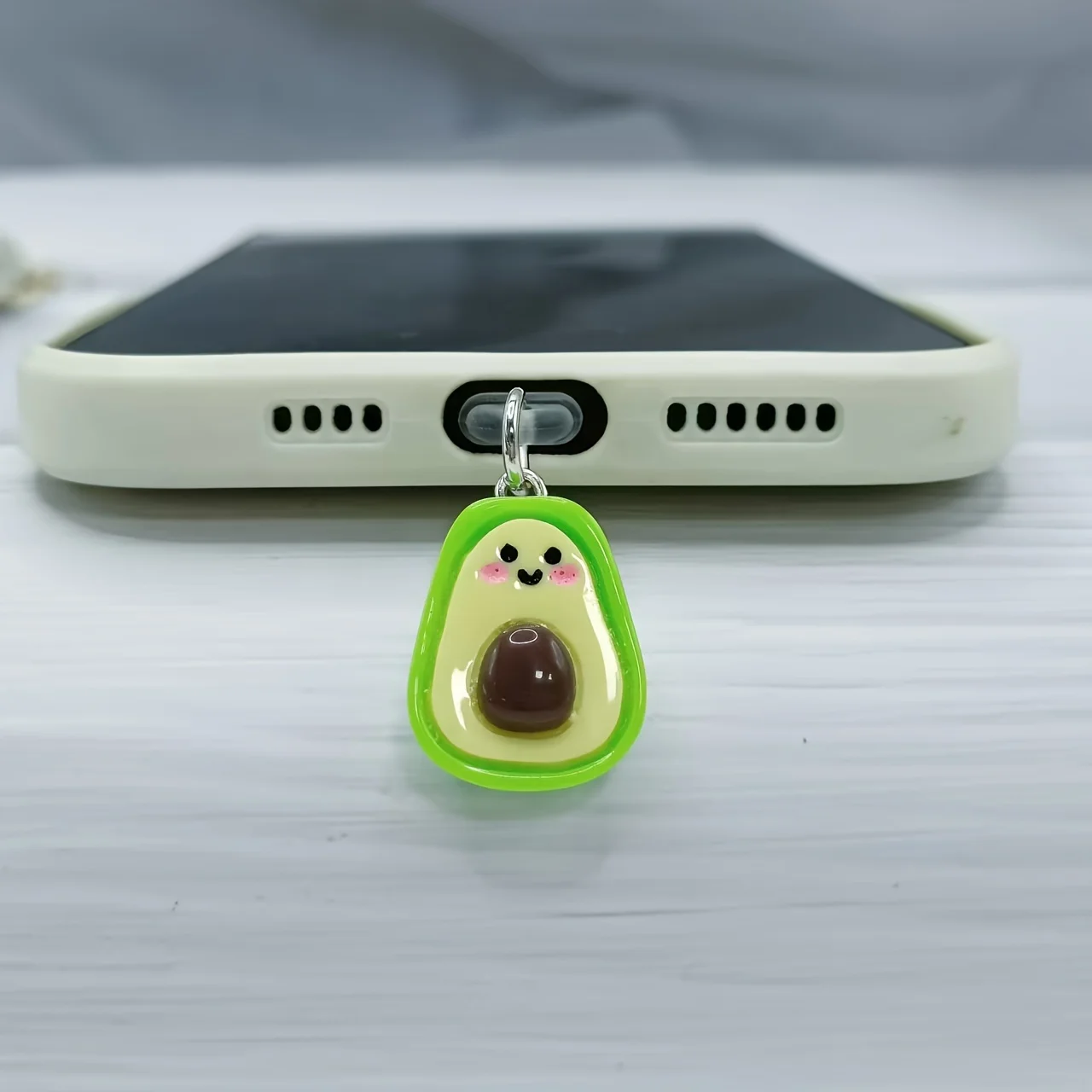 1Pc Artificial Fruit Half-Avocado Phone Accessory, Artificial Avocado Phone Dust Plug Suitable for Iphone/Type-C Interface — view 3