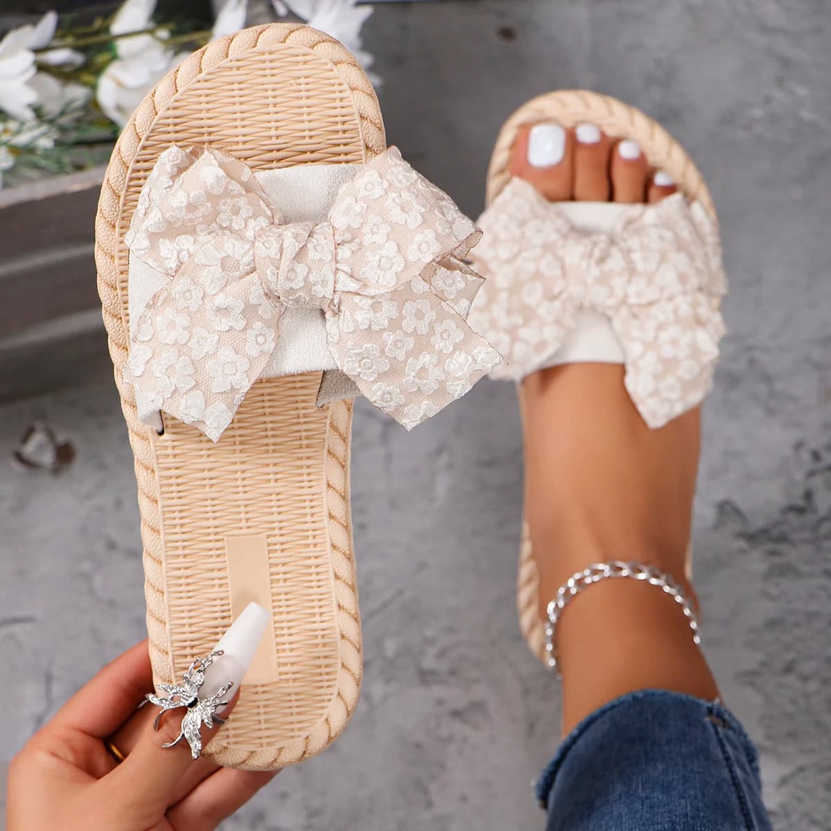 Women's fashion trend lace bow anti slip, wear-resistant, comfortable soft sole flat heel slippers — view 3