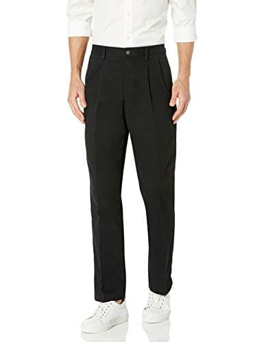 Amazon Essentials Men's Classic-Fit Wrinkle-Resistant Pleated Chino Pant, True Black, 36W x 30L