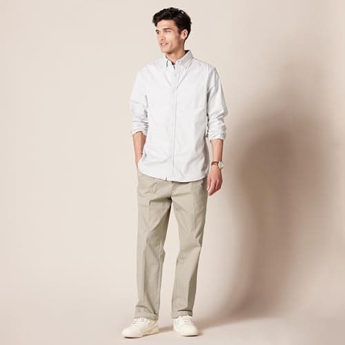 Amazon Essentials Men's Classic-Fit Wrinkle-Resistant Pleated Chino Pant, Khaki, 38W x 30L — view 4