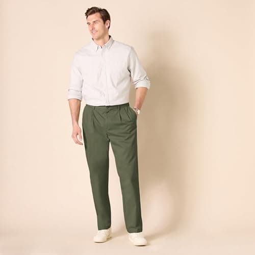 Amazon Essentials Men's Classic-Fit Wrinkle-Resistant Pleated Chino Pant, Olive, 40W x 30L — view 6