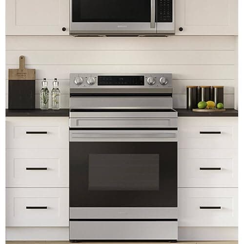 Samsung 6.3 Cu. Ft. Smart Freestanding Electric Range with No Pre-heat Air Fry & Convection, Stainless Steel, NE63A6511SS/AA — view 3