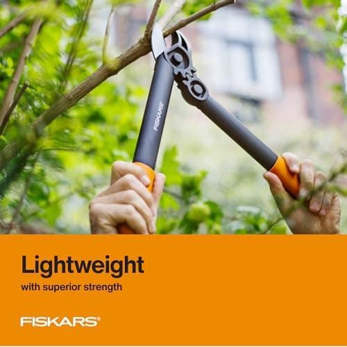 Fiskars 15-Inch PowerGear Loppers, Sharp Steel Blade Bush and Tree Trimmer, Cuts up to 1.25-Inch Diameter Branches, Rust Resistant and Lightweight Pruner, Yard Tools for Gardening — view 3