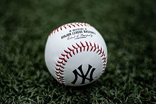 Rawlings MLB New York Yankees Team Logo Baseball, White, 1 — view 5