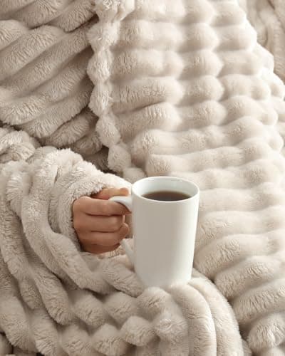 Super Soft Fleece Blanket Queen Size - Fleece Throw Blanket for Bed, Couch & Chair - Cozy, Warm & Breathable - All Season Fuzzy, Cute Decor, Microplush Bedding for Women, Men and Teens - 90x90, Cream — view 4