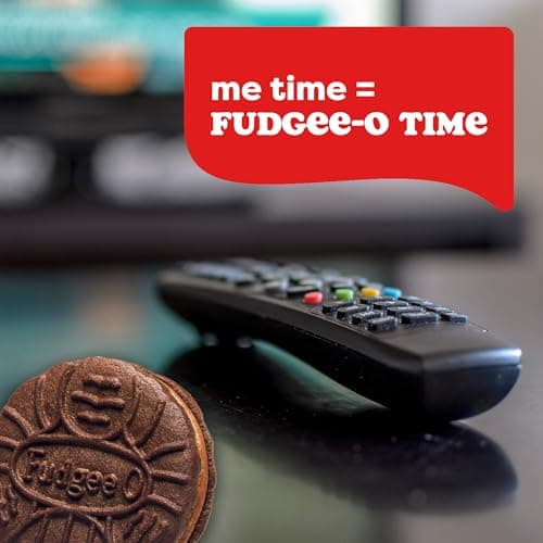 Fudgee-O Chocolatey Creme Filled Sandwich Cookies, 303 g, Baked in Canada — view 4