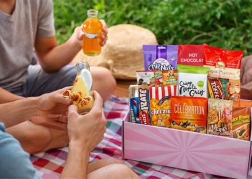 Canadian Snack Box 15 Count Variety Pack – Assorted Canadian Candy, Cookies, Popcorn, Crackers & Toffee – Full Size & Snack Size Mix – Sweet and Savoury Snack Care Package Gift Basket (Products May Vary) — view 2