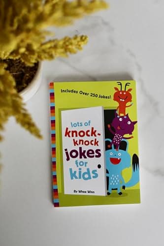 Lots of Knock-Knock Jokes for Kids: A Funny, Laugh Out Loud Busy Book for Children with Over 250 Jokes, Riddles, Tongue Twisters, and Puns — view 4