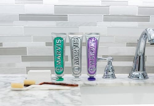 Marvis Whitening Mint Toothpaste, 3.8 Ounce (Pack of 1) — view 7