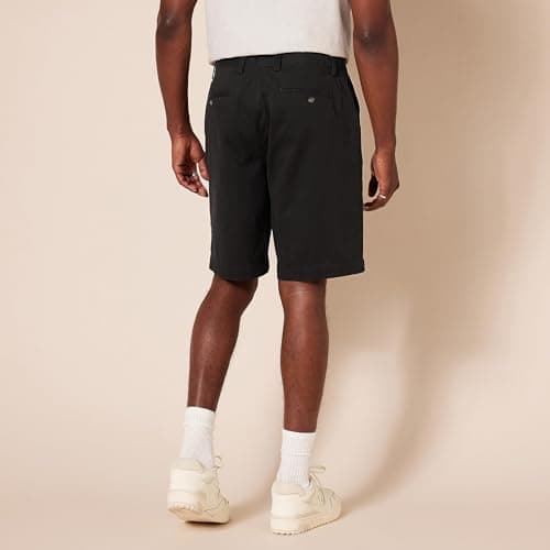 Amazon Essentials Men's Classic-Fit 9" Shorts, Black, 34