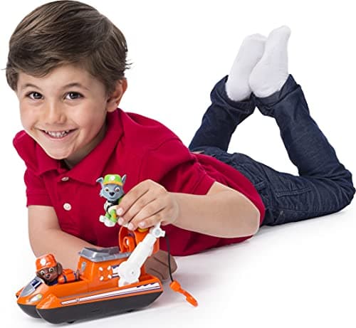Paw Patrol Ultimate Rescue - Zuma’s Ultimate Rescue Hovercraft with Moving Propellers and Rescue Hook, for Ages 3 and Up — view 5