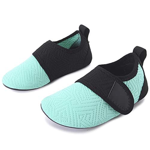 JIASUQI Boys and Girls Slip On Beach Water Shoes Aqua Socks for Swim Sand Pool Easygreen, 2.5-3 M US Little Kid — view 2