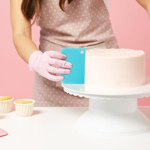 Riccle Piping Bags and Tips Set, 11.8 Inch 100 Anti Burst Piping Bags, 124 Pcs Cake Decorating Kit with 16 Piping Tips, 1 Reusable Pastry Bags, 3 Cake Scrapers, 2 Couplers, and 2 Icing Bags Ties — view 4