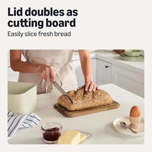 Amazon Basics Carbon Steel Bread Box with Acacia Wood Lid, Lid Doubles as Cutting Board, 30 x 18 x 13.2 cm — view 3