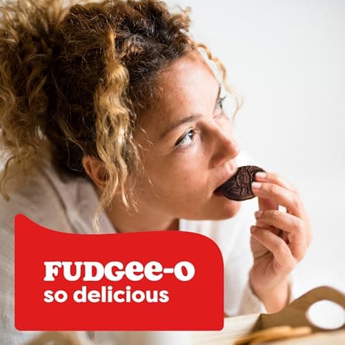 Fudgee-O Chocolatey Creme Filled Sandwich Cookies, 303 g, Baked in Canada — view 5