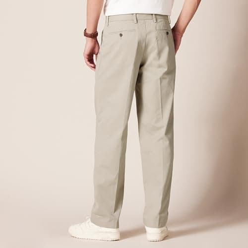 Amazon Essentials Men's Classic-Fit Wrinkle-Resistant Pleated Chino Pant, Khaki, 38W x 30L