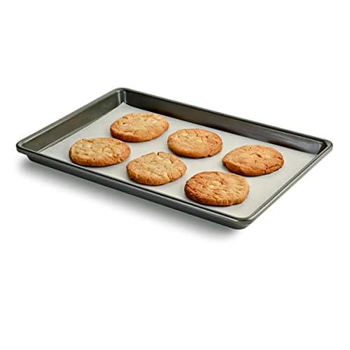 Amazon Basics Non-Stick Parchment Paper for Baking, Cooking, Oven Safe, 15 inches, 90 Sq Ft Roll, 1 Pack — view 4