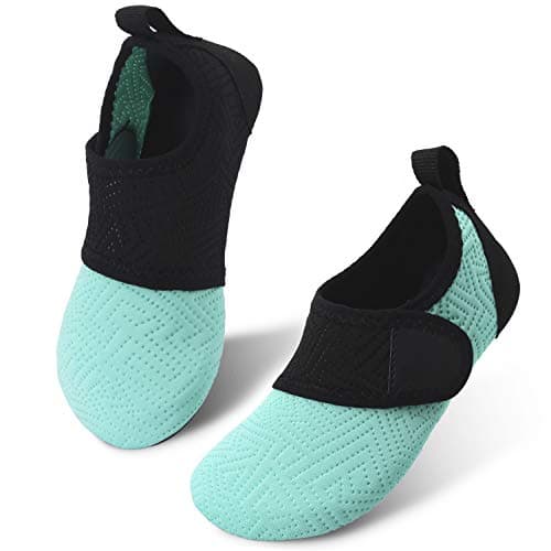 JIASUQI Boys and Girls Slip On Beach Water Shoes Aqua Socks for Swim Sand Pool Easygreen, 2.5-3 M US Little Kid