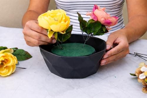 Pack of 6 FLOFARE Round Floral Foam Blocks for Fresh and Artificial Flowers, Each (4" X 1.4"), Dry & Wet Green Flower Foam for Flower Arrangements & Florist Supplies — view 5