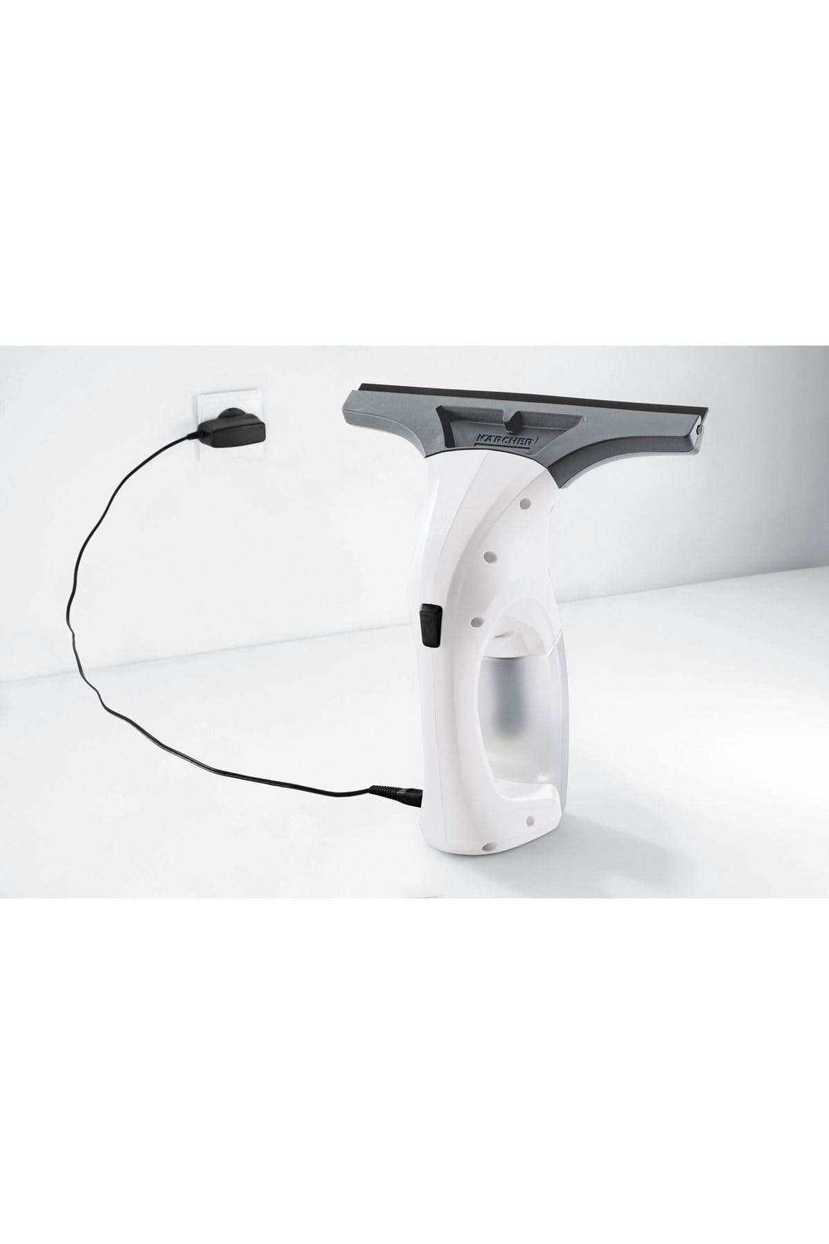 Kärcher Limpiadora de Cristales WV 1 Plus, autonomía batería: 20 min, indicador LED estado batería, depósito agua sucia: 100 ml, peso: 0,5 kg, pulverizador, paño microfibra, 20 ml detergente — view 2
