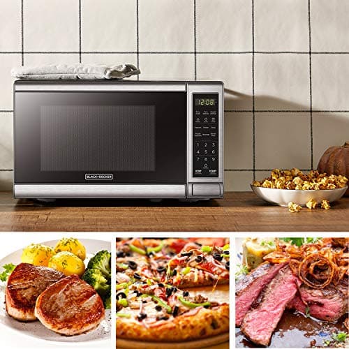 BLACK+DECKER Countertop Microwave Oven, 0.7 Cu.Ft, 700W, Stainless Steel — view 3