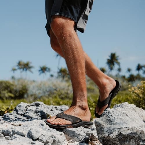 REEF Fanning Mens Bottle Opener Flip Flop, Arch Support, Durable Outsole, Water Friendly, Black/Brown, 11 — view 2