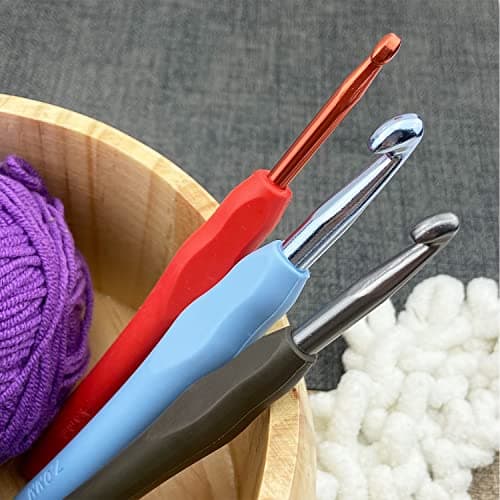 Hobekoee 0.5mm Lace Crochet Hook Ergonomic Handle for Arthritic Hands Soft & Smooth Knitting Needles for Beginners and Crocheting Yarn — view 3