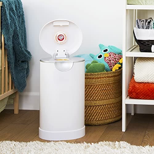 Munchkin® Arm & Hammer Diaper Pail Snap, Seal & Toss™ Refill Bags, Holds up to 180 Newborn Diapers, 6 Pack — view 6