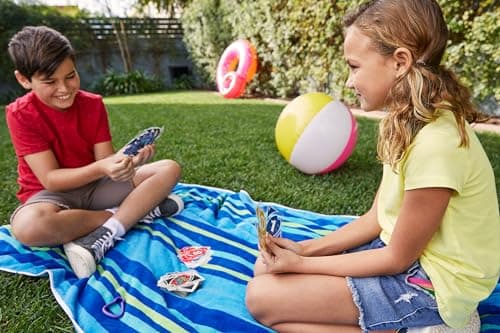 Mattel Games UNO Splash Card Game with Waterproof Cards and Portable Clip for Travel, Camping and Game Nights Away