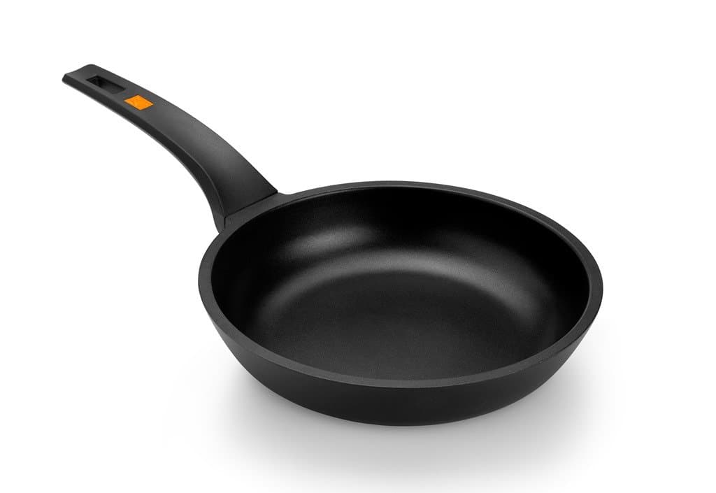 BRA Efficient Sartén 22 cm, aluminio fundido con antiadherente, apta para todo tipo de cocinas incluida inducción, libre de PFOA