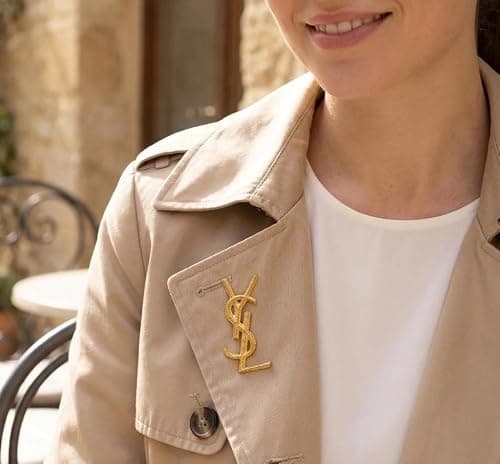 Women's brooches and pins; vintage-style gold brooches with a twisted design to add a touch of style to any outfit — view 2