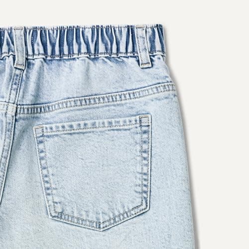 Amazon Essentials Girls' Medium Stretch Mid-Rise Cut-Off Jean Shorts, Iced Blue Light Wash, 12 — view 5
