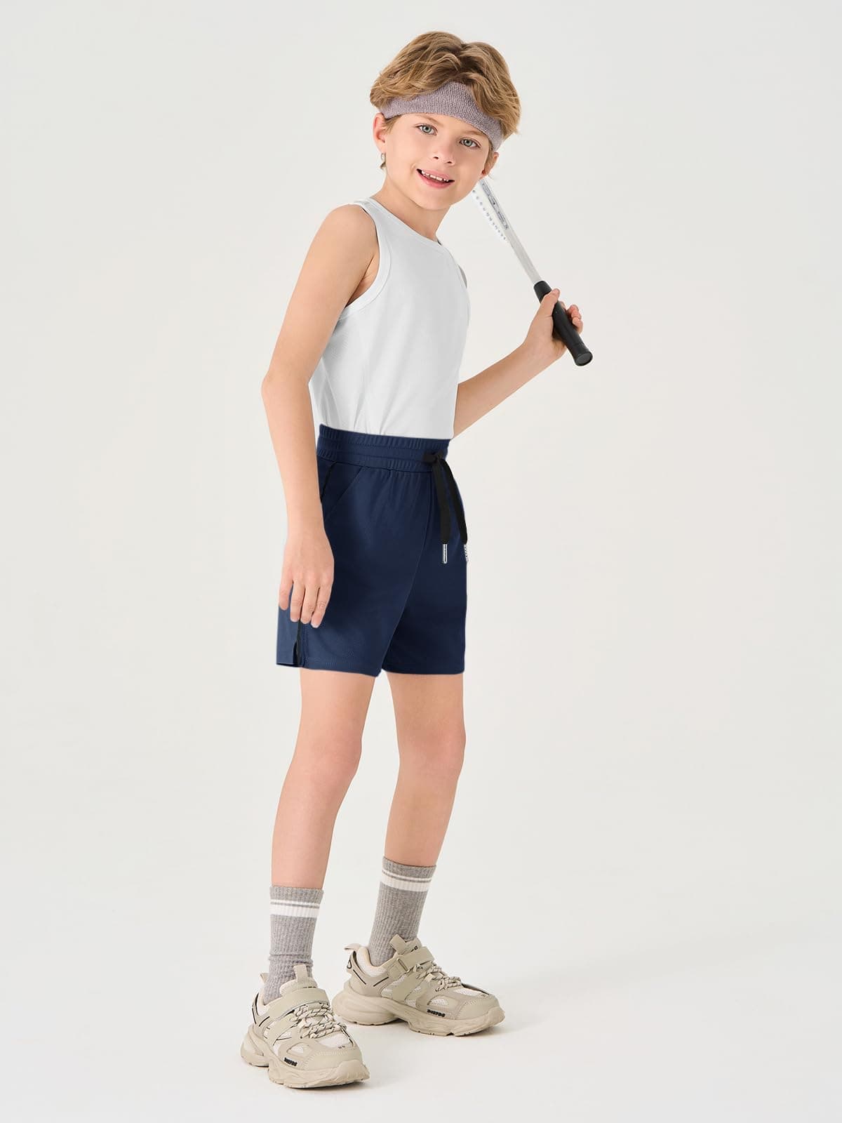 Haloumoning Pantalones cortos de verano para niño, pantalones cortos de deporte para niños, monocolor, secado rápido, ligeros, abertura lateral, pantalones de baloncesto con cintura elástica — view 3