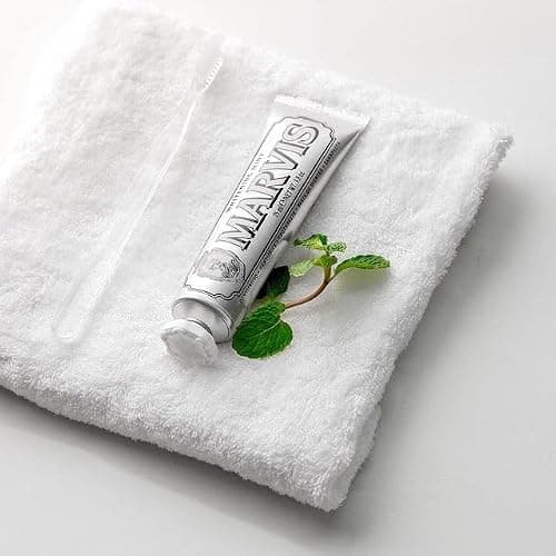 Marvis Whitening Mint Toothpaste, 3.8 Ounce (Pack of 1) — view 3
