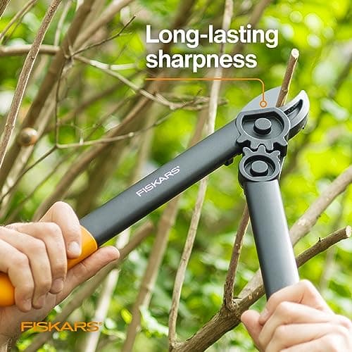 Fiskars 15-Inch PowerGear Loppers, Sharp Steel Blade Bush and Tree Trimmer, Cuts up to 1.25-Inch Diameter Branches, Rust Resistant and Lightweight Pruner, Yard Tools for Gardening — view 4