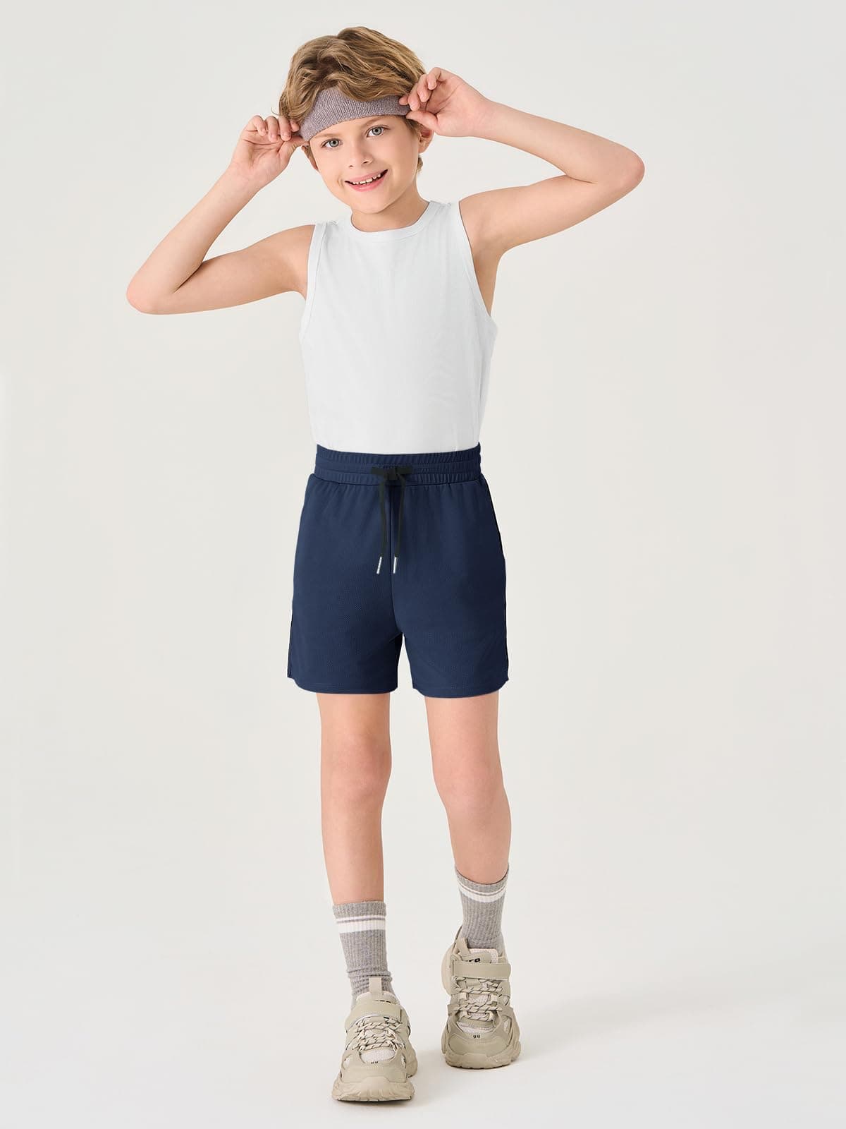 Haloumoning Pantalones cortos de verano para niño, pantalones cortos de deporte para niños, monocolor, secado rápido, ligeros, abertura lateral, pantalones de baloncesto con cintura elástica — view 4