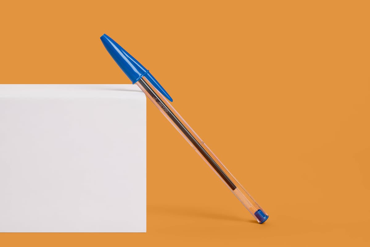 BIC Cristal Bolígrafos, Original, Óptimo para material escolar,Azul, Punta Media (1,0mm), Material Oficina y Papelaria, Caja de 50 Bolis — view 4
