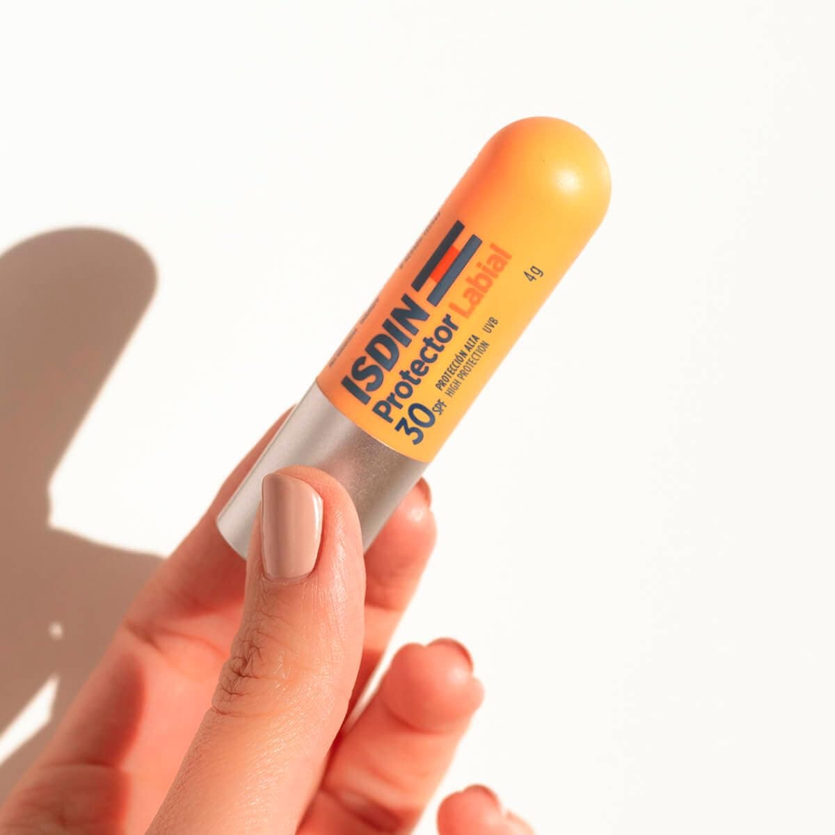 ISDIN Fotoprotección Fusion Water MAGIC SPF 50, Protector Solar Facial de Textura Ligera y Fase Externa Acuosa con Tacto Fina — view 3