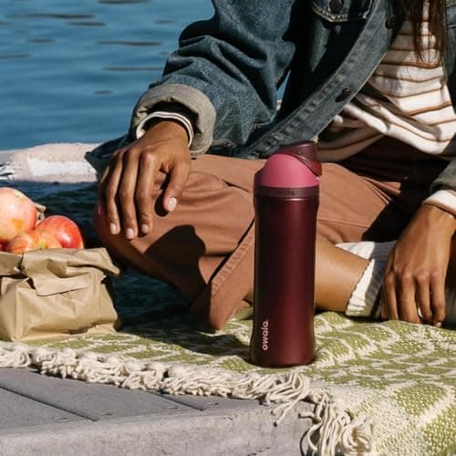 Owala FreeSip Insulated Stainless Steel Water Bottle with Straw, BPA-Free Sports Water Bottle, Great for Travel, 24 Oz, Black Cherry — view 7