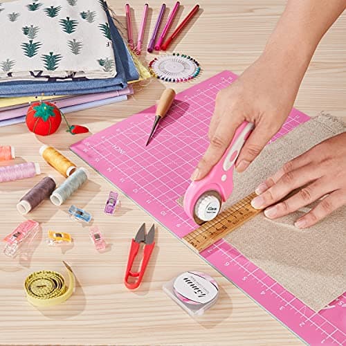 Headley Tools 45mm Rotary Cutter with 5pcs Extra Blades, Ergonomic Handle Rolling Cutter with Safety Lock for Crafting, Sewing, Quilting, Fabric Rotary Cutter Perfect for Left & Right Hand (Pink) — view 5