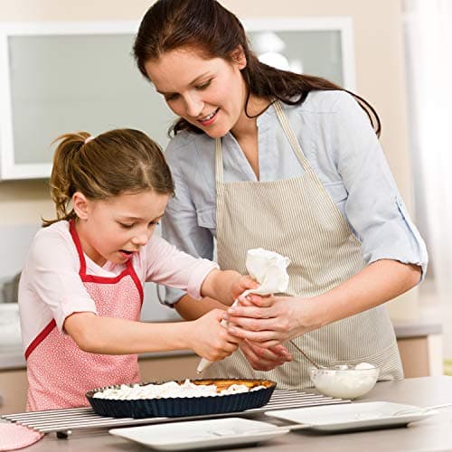 Tamodan Piping Bags and Tips, Cake Piping Bags and Tips Suitable for Beginners Included 100PCS 16 Inch Disposable Piping Bags with 12 Piping Tips Set, 2 Coupler and 1 Reusable Pastry Bags — view 5