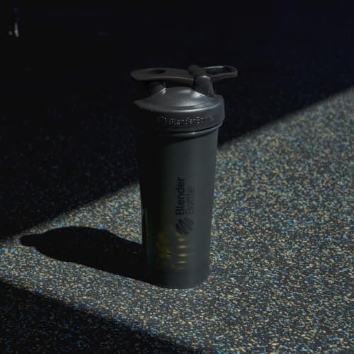 BlenderBottle Classic V2 Shaker Bottle Perfect for Protein Shakes and Pre Workout, 20-Ounce, Black — view 5