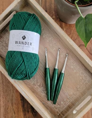 Furls Crochet Hook, Odyssey Emerald Green, Nickel Plated Tip for Effortless Glide, Ergonomic Handle Crochet Hooks 7" (G+) 4.50MM — view 5
