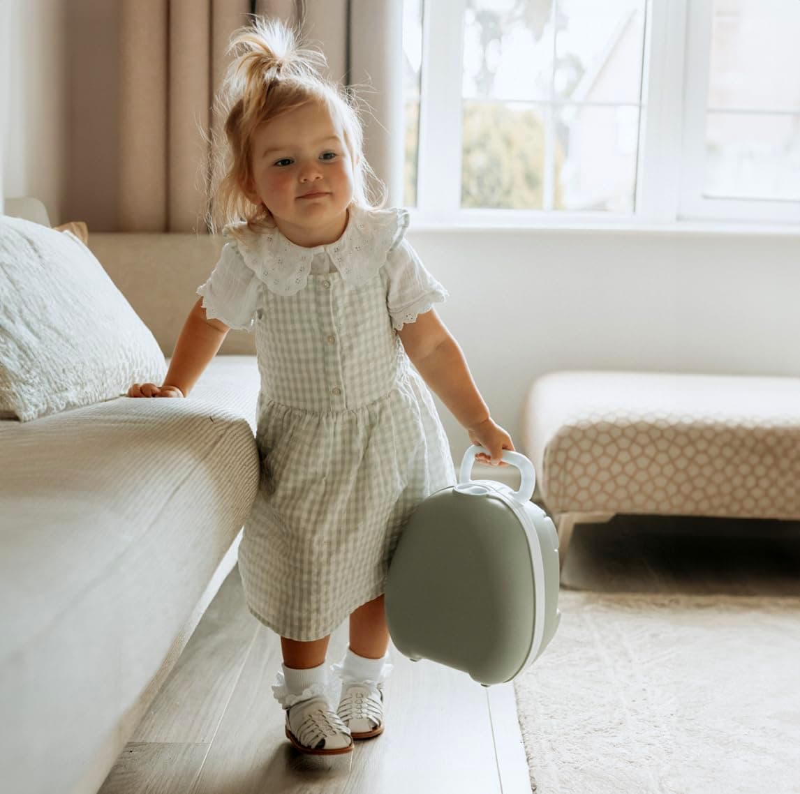 My Carry Potty - galardonado asiento de inodoro portátil para bebés, niños y niñas para llevar a cualquier lugar (Verde pastel) — view 10