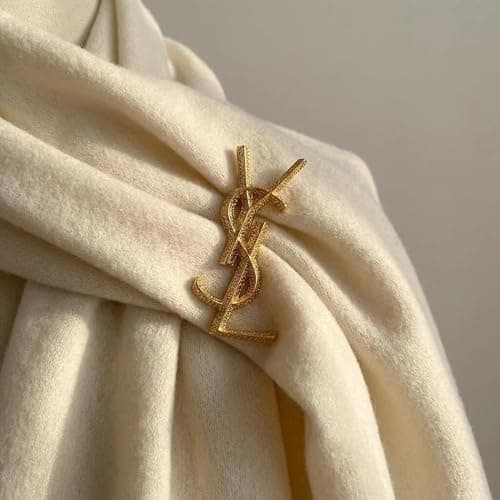 Women's brooches and pins; vintage-style gold brooches with a twisted design to add a touch of style to any outfit — view 3